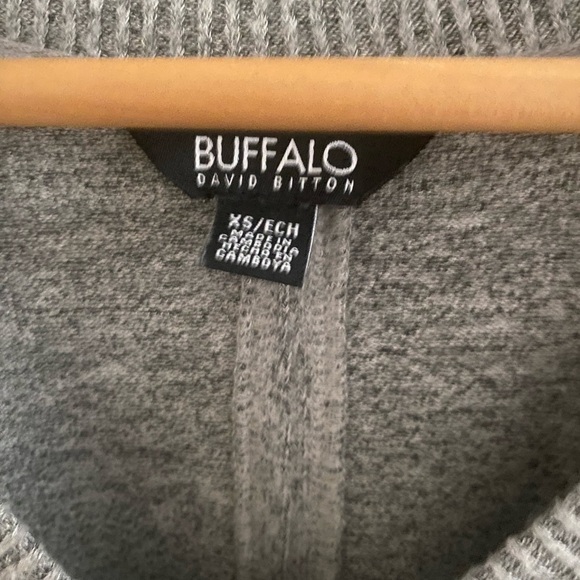 Buffalo David Bitton V-Neck Sweater Top - Picture 2 of 7